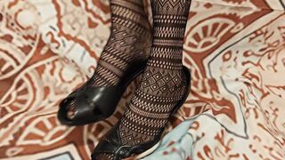 AFRICAN LACE STOCKINGS feet bondage