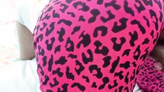 I pounded my step daughter by her leggings hole while talking to her friends