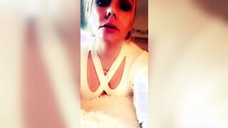 Mom home alone having some fun until it turns inside snatch play-Ava Tyler