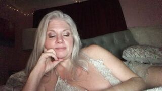 Curvy mom Rosie LiveStream Webcam 420Smoke and Chill Session at Bedtime