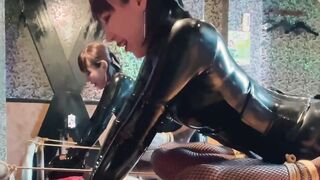 Gf give him hand job with face-sitting