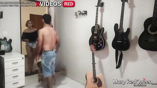 I LEARNED TO PLAY THE GUITAR AND ENDED UP FALLING