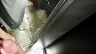 Head and facial into the elevator