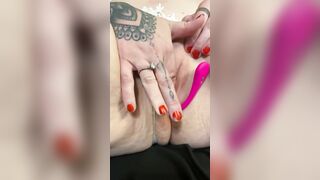 Hottie Ex-Wife mom trying to orgasm with the new dildo Lush three