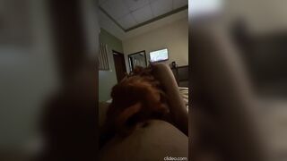 La conozco en una fiesta de bodsas y me la llevo a mi cuarto
