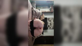 Her booty makes daddy cum quick