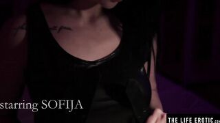 Dirty 19 year old's huge natural titted jiggle as she masturbates avidly