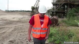 Deutsche Mutter fickt mit fremden Jungspund auf Baustelle