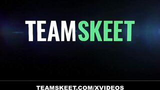 Big Butt Latina Kelsi Monroe Twerks & Plowed for Holidays-