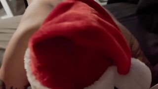Sexxxy Santa eating Ms. Claus Soak Vagina
