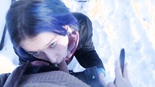 Outdoor oral sex into winter into the park