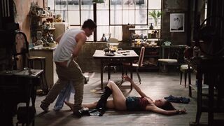 Anne Hathaway Love and other drugs sex scence !!!