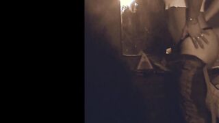 Espiando prima adolescente aceitandose con los jeans abajo probandose calzon