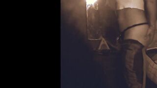 Espiando prima adolescente aceitandose con los jeans abajo probandose calzon