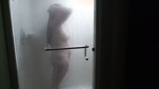 Nerdy White Milf Takes Quick Shower at the Hotel