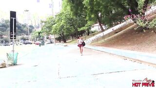 Saindo da escola, escolhi duas rolas para sentar - Estudio