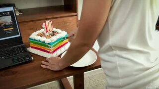 Hottie Cutie HELLOELLY is celebrating 10 millions | Cake with Sperm