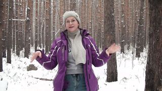 Goddess Outdoors Peeing inside the Forest / Snowfall