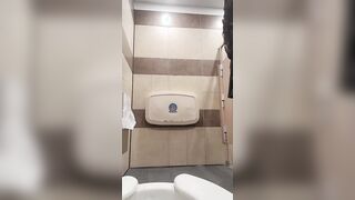 Pee into gas station toilet. HOLIDAY EDITION [AUTUMN SOUTH]