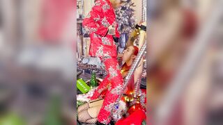 To got off sexsual list Mrs Claus takes Mr Claus’ long penis facefuck & facial like a incredible sluts