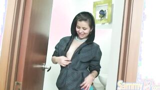 Erotic skinny solo eighteen Sammy 18 year old posing and fingered