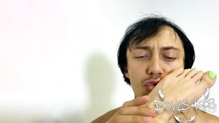 BDSM \ FOOT \ FOOTFETISH \ SASHA ROSE \ CUM ON TOES \ LICK FINGERING