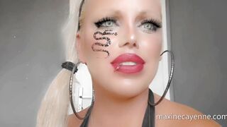 I took a Bath-Tub With My Own Peeing + Outdoor Pissing + Getting a Golden Shower - Maxine Cayenne cougar