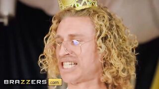 (Violet Starr) Wears (Maddy May) Out By Scissoring Her So