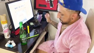 - I'M THE BOSS AND EATING BITCH INTO MY BOAT