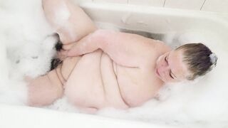 BBW Bubble Bath-Tub w/ Veggie Surprise
