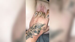 Fingers tight cunt till she jizzes
