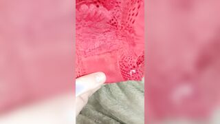 Красные ношенные трусики футфетишмодели