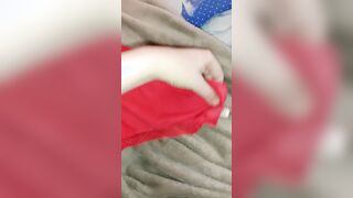 Красные ношенные трусики футфетишмодели