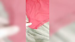 Красные ношенные трусики футфетишмодели