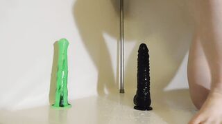 Shower double penetration! Dildos and squirting!