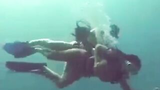 Maglaro tayo sa ilalim ng dagat