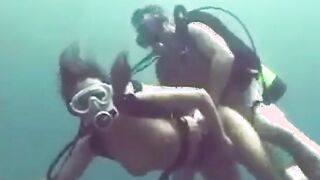 Maglaro tayo sa ilalim ng dagat
