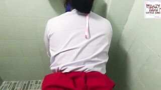 19 Yo Having Sex With Their Cutie Girlfriends Into The Wc