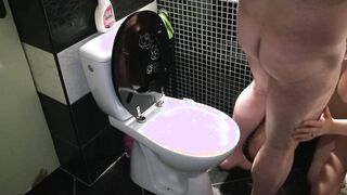 Fiance blows cock while I peeing on the bathroom