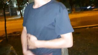 Le chupo el pene a un hombre en una avenida publica de colombia