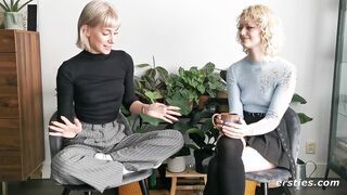 Nympha Eats Out Her beauty Blonde Friend