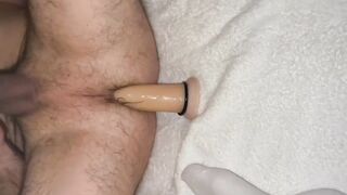 Banged! my butt baby! 20 летняя дрочит член и трахает в зад