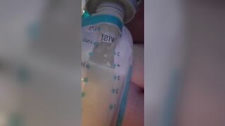 CLOSE UP pumping SQUIRT breast milk in bag BIG bbw BOOBS