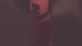 Colombiana enfadada gritona