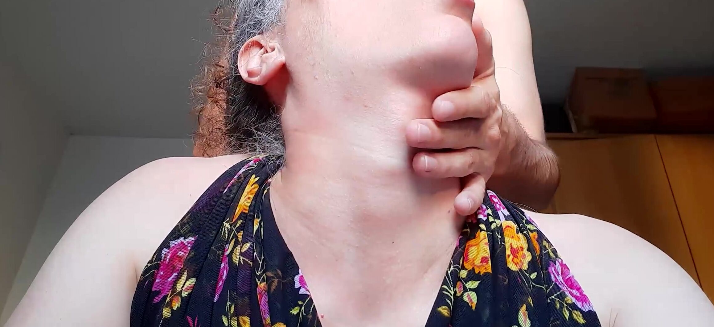 Adamsapple neck female fetish