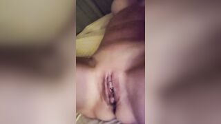 Chaturbate let's Fan make her Squirt