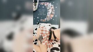 BOTTOMLESS TWERKING SEXUAL SCHOOL GIRL