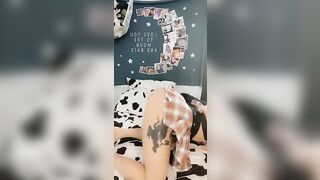 BOTTOMLESS TWERKING SEXUAL SCHOOL GIRL