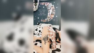 BOTTOMLESS TWERKING SEXUAL SCHOOL GIRL