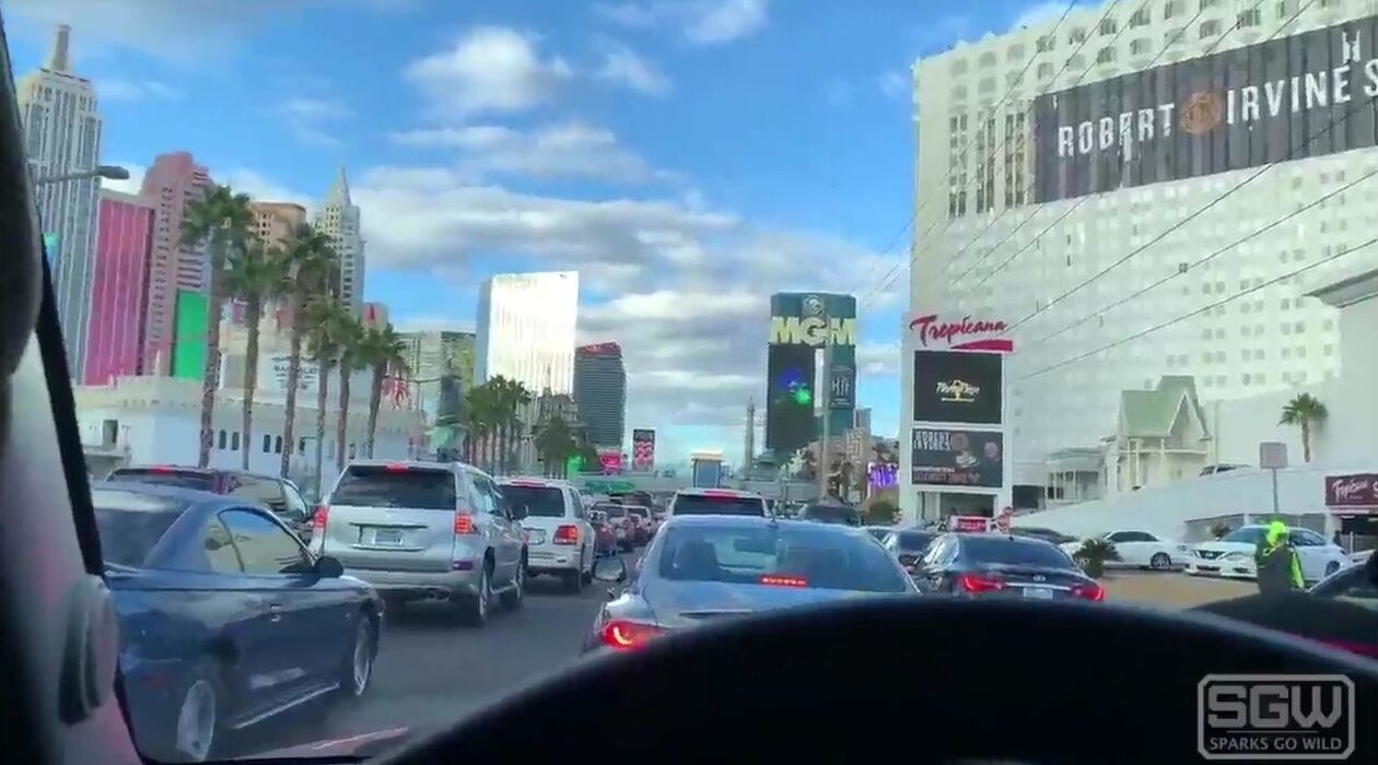 Road blowjob on the Las Vegas Boulevard